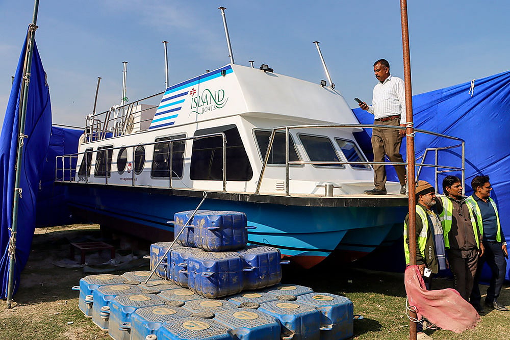 Preps for Yamuna cruise service