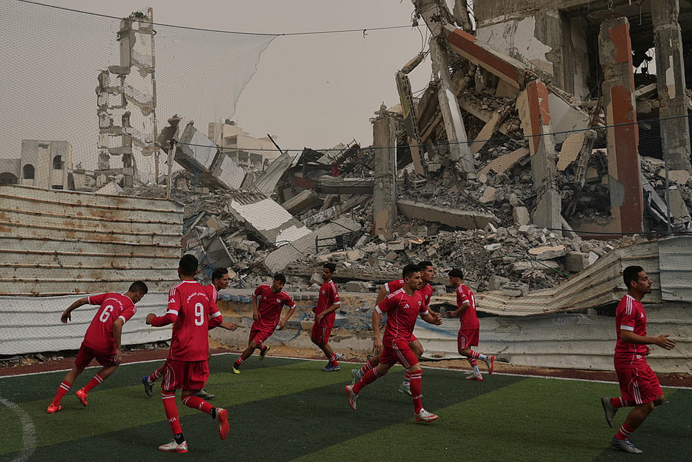 Palestinians Gaza Soccer photo-Al-Ahly Club warm up