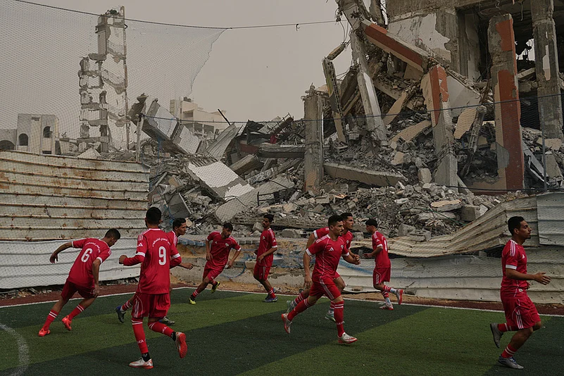 Palestinians Gaza Soccer photo-Al-Ahly Club warm up