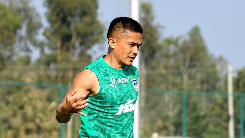 Bengaluru FC Vs SC Delhi Live Score Indian Super League 2025-26 round 1 Sree Kanteerava Stadium