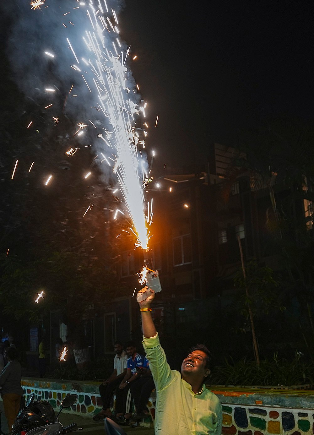 Fans celebrate Indias T20 World Cup win over Pakistan in Mumbai