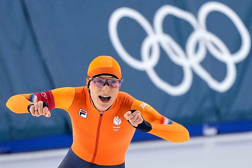 Milan Cortina Winter Olympics Day 9 photo highlights-Femke Kok-womens 500 meters speedskating race