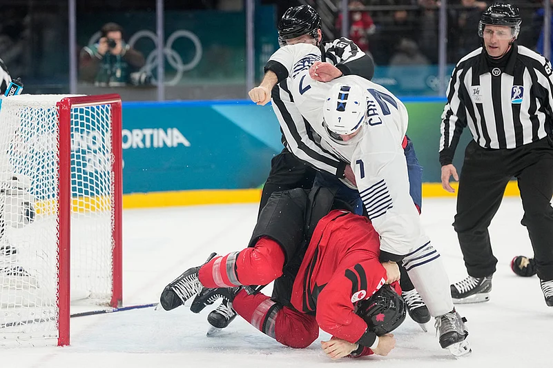 Milan Cortina Winter Olympics Day 9 photo highlights-mens ice hockey Canada and France