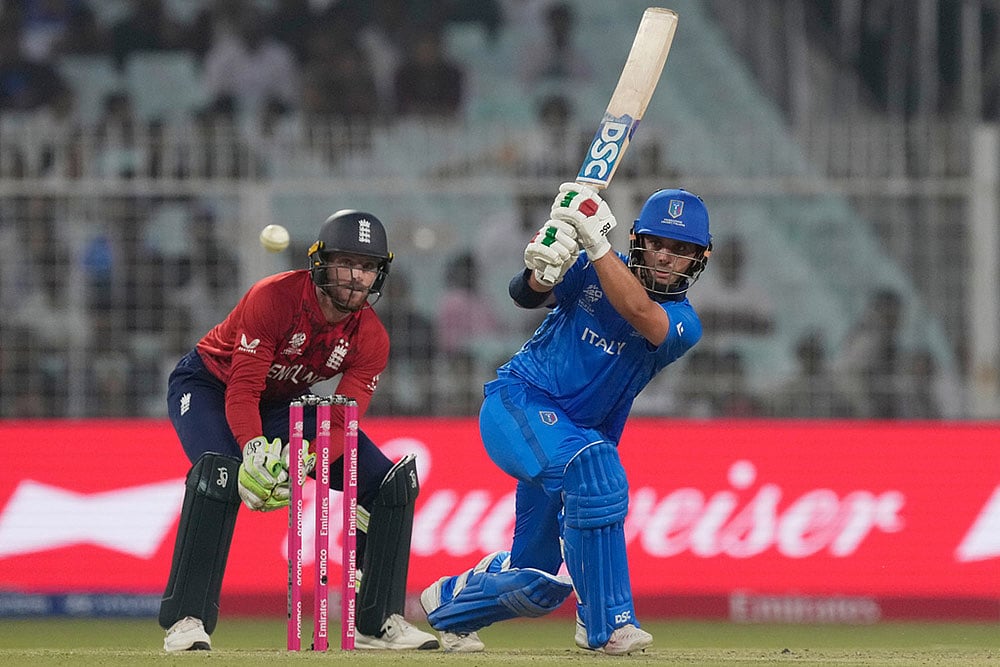 ENG vs ITA T20 WCup Cricket Justin Mosca