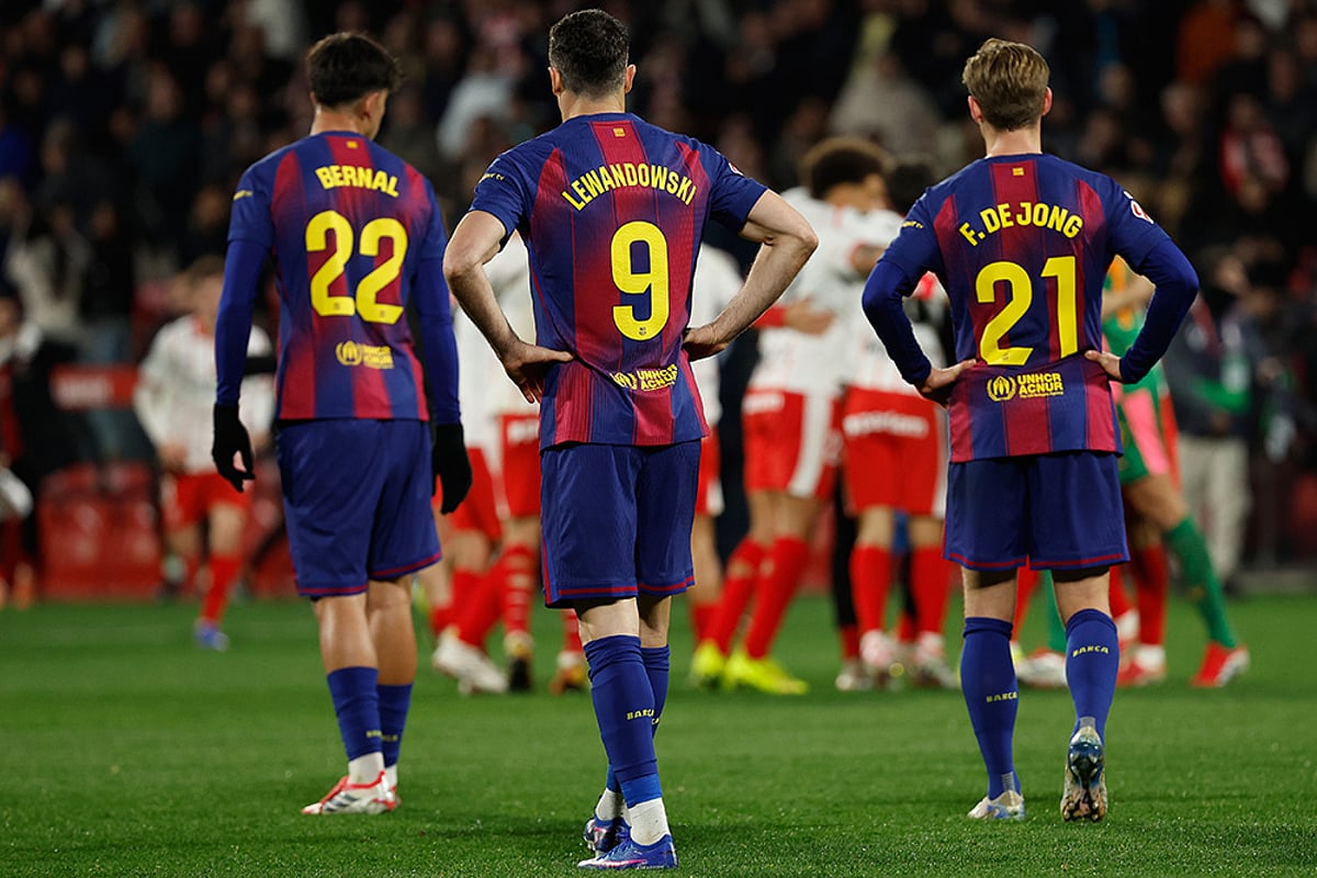 Girona Vs Barcelona spain soccer La Liga 2025-26 match-Frenkie de Jong, Robert Lewandowski