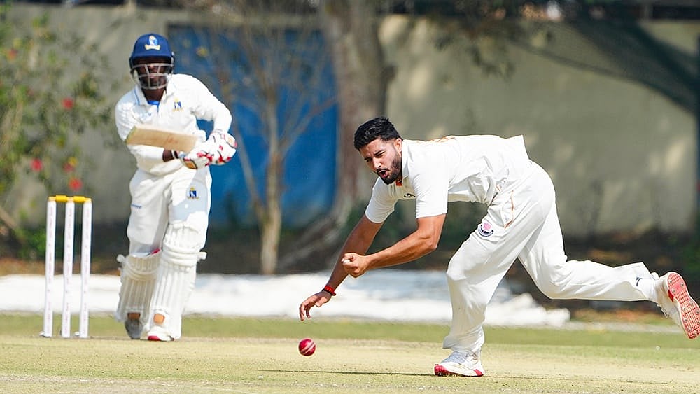 | Photo: PTI/Manvender Vashist Lav : Jammu and Kashmir's Yudhvir Singh drops a catch of Bengal's Sudip Kumar Gharami during the Ranji Trophy 2025-26 semi-final match between Bengal and Jammu and Kashmir, at Bengal Cricket Academy Ground, in Kalyani, West Bengal.