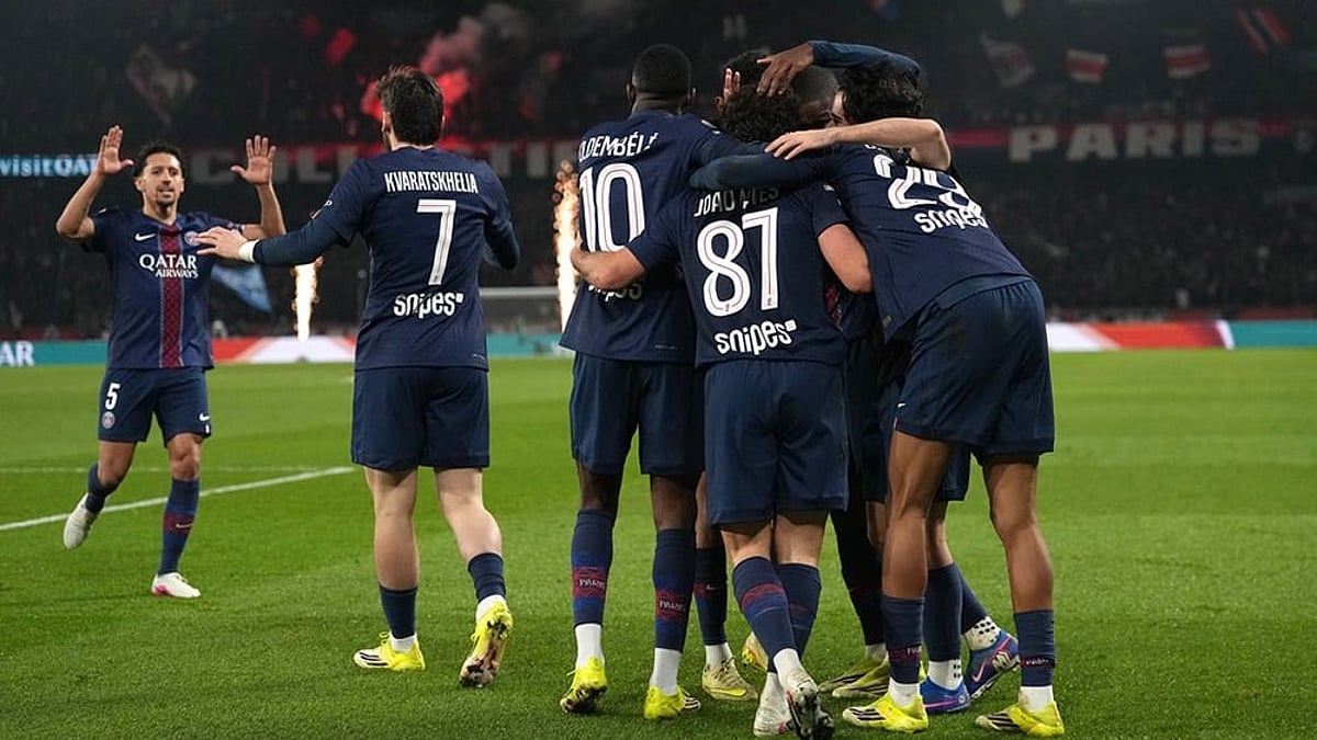 PSG vs Marseille France League One Soccer match-Khvicha Kvaratskhelia