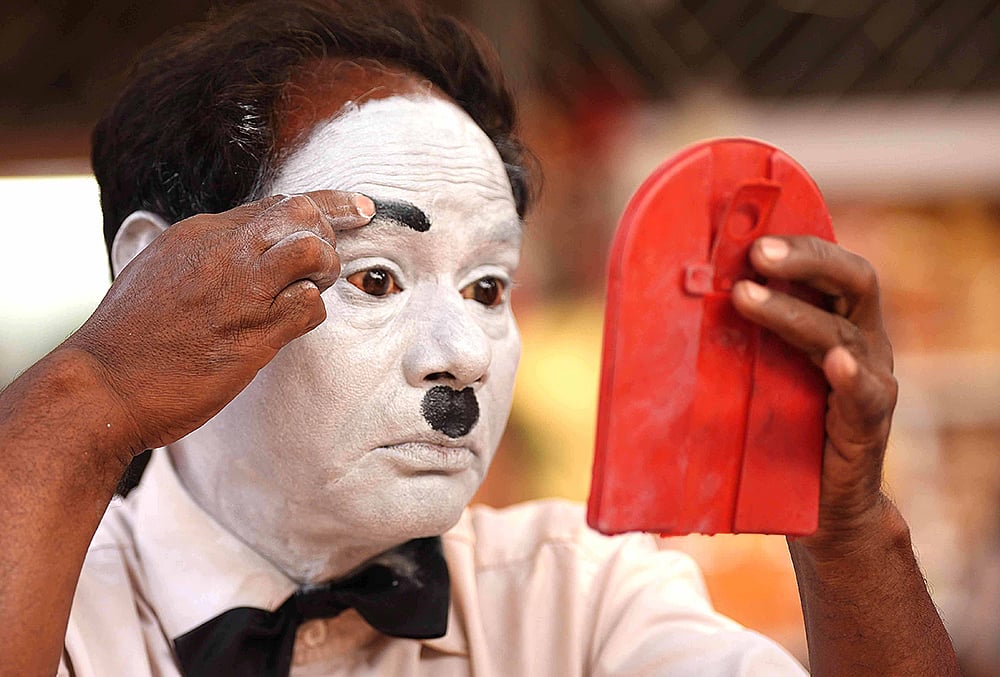 Silent comedy artist India