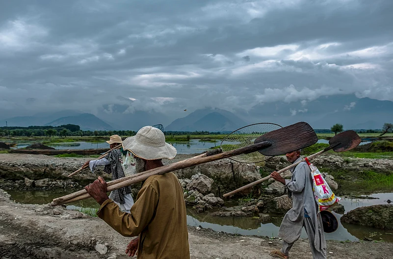 Illegal riverbed mining in Kashmir
National Green Tribunal mining case