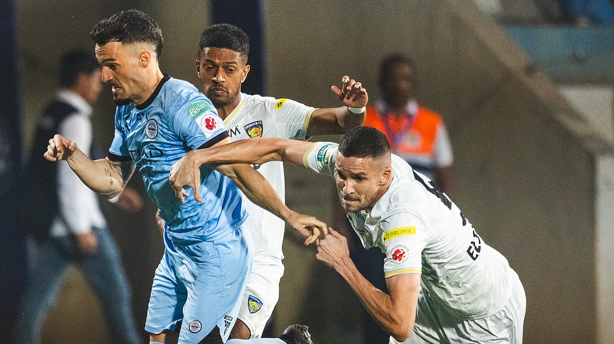 Photo: X/Indian Super League : Action from the Indian Super League 2025-26 match between Mumbai City FC and Chennaiyin FC at the Mumbai Football Arena.