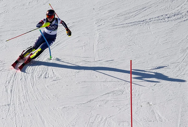 Shiffrin ends her Olympic medal drought by winning slalom gold-3