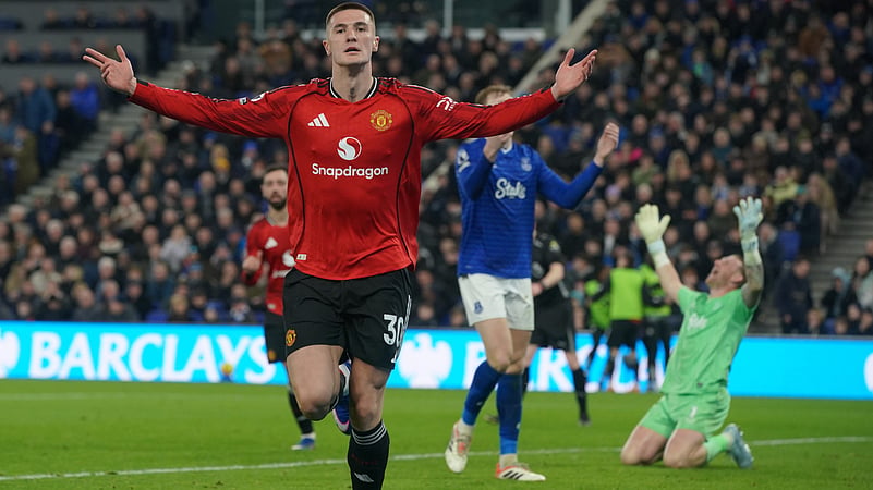 Everton vs Manchester United live score English Premier League 2025-26 matchday 27