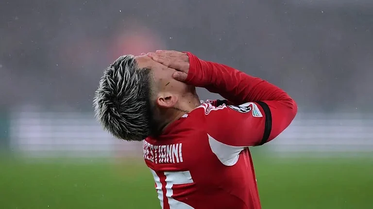 Benfica's Gianluca Prestianni reacts after missing a chance during a Champions League opening phase soccer match between Benfica and Real Madrid, in Lisbon, Wednesday, Jan. 28, 2026. - | Photo: AP/Armando Franca