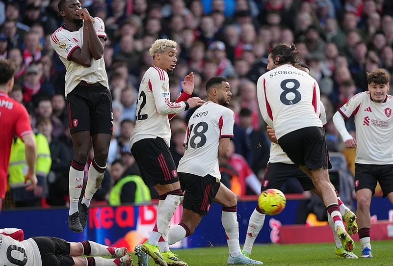 Nottingham Forest Vs Liverpool english premier league soccer-9