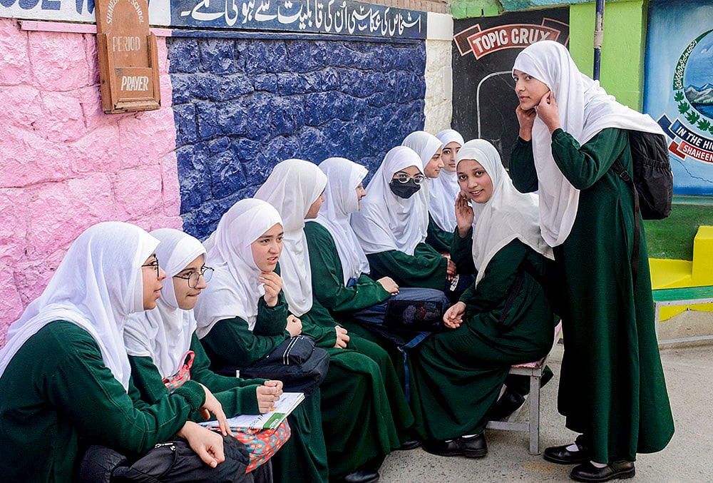 Schools reopen after winter break in Srinagar