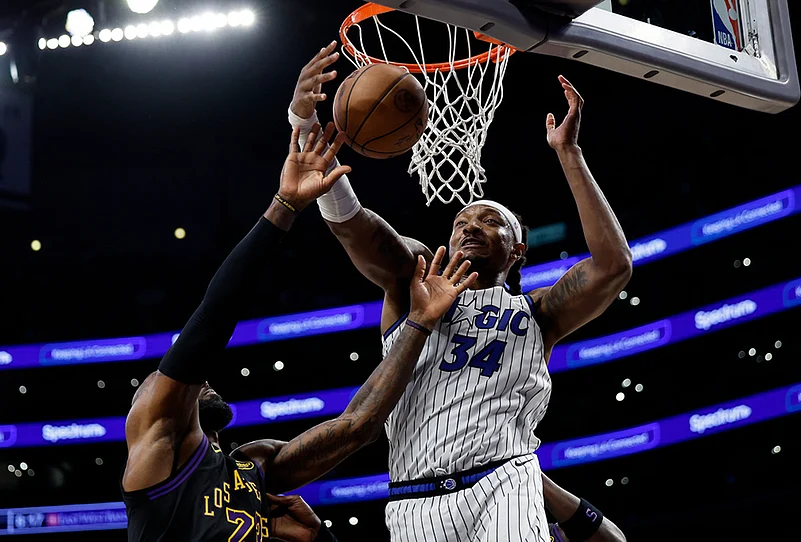 Los Angeles Lakers Vs Orlando Magic NBA basketball game-LeBron James