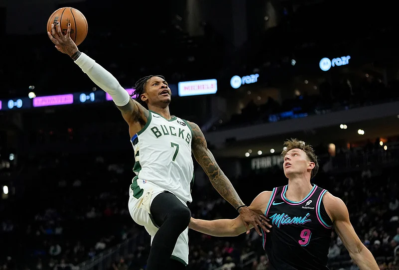 Milwaukee Bucks Vs Miami Heat NBA basketball game-Kevin Porter Jr