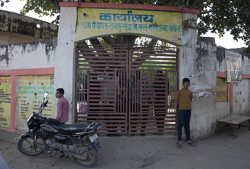Phoolan Devi Photostory - citizens of Shekhpur