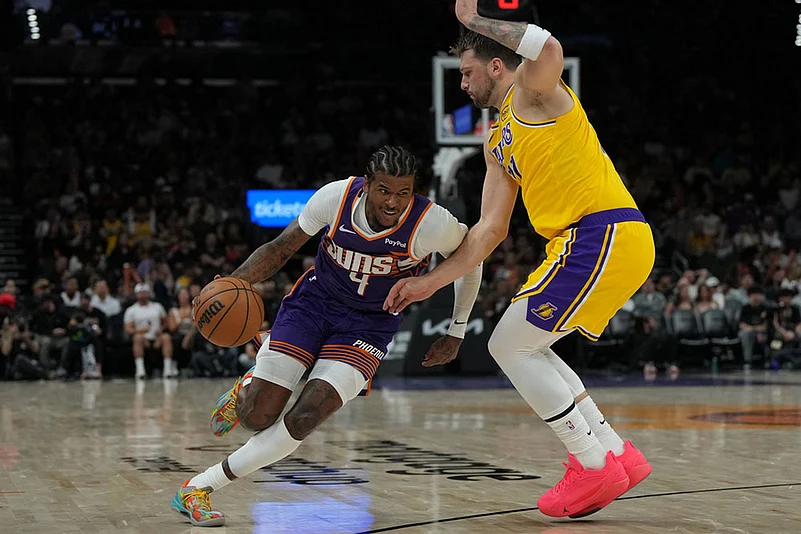 NBA Basketball Game: Phoenix Suns Vs Los Angeles Lakers