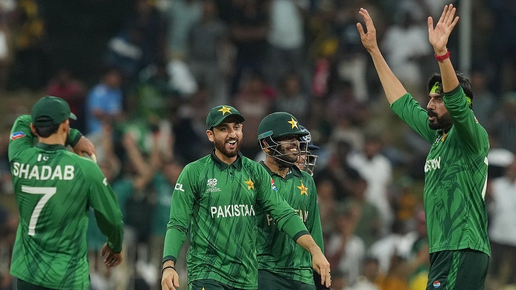 Photo: AP : Pakistan need to win against Sri Lanka with 64 runs or chase the target in 13 overs to qualify for the semi-finals of T20 World Cup 2026.