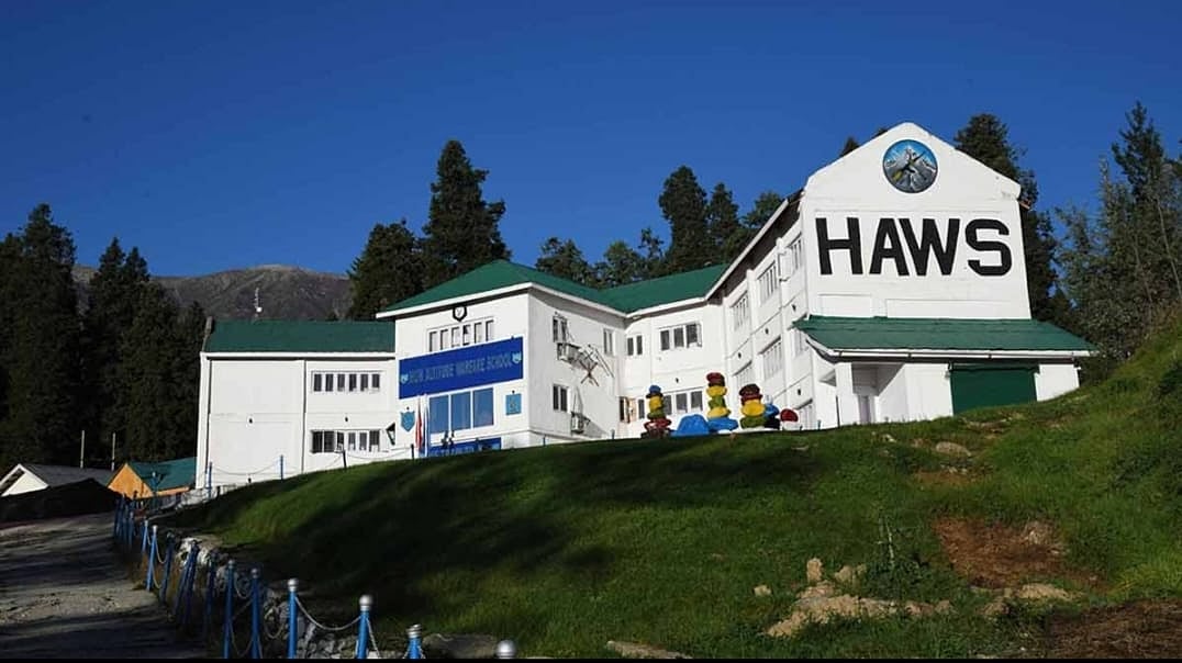 SAI : High Altitude Warfare School (HAWS).