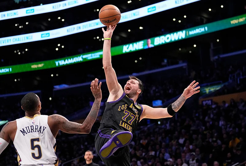 Lakers Vs Pelicans NBA Basketball game-Luka Doncic