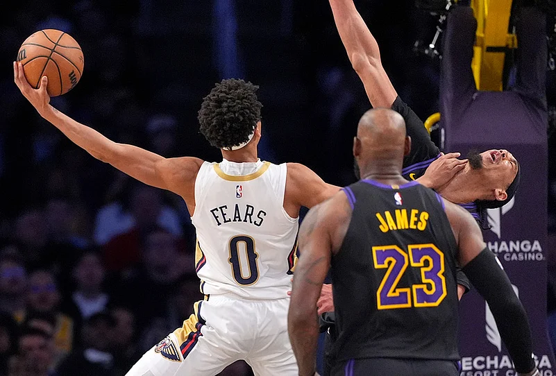 Lakers Vs Pelicans NBA Basketball game-Jeremiah Fears