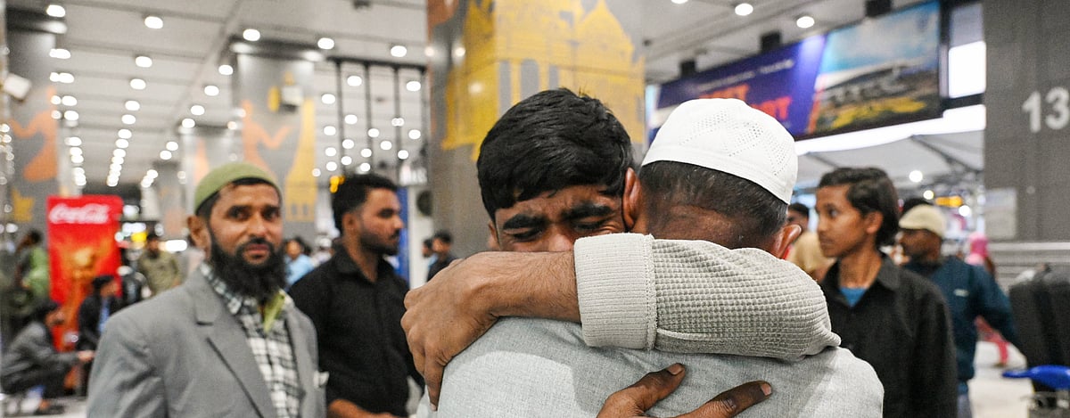 IMAGO/ANI News : Indian passengers reunite with their family members as they arrive safely from a flight via Dubai amid the international tensions in the Gulf region at Indira Gandhi International Airport, in New Delhi on Tuesday