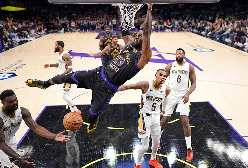 Lakers Vs Pelicans NBA Basketball game-LeBron James