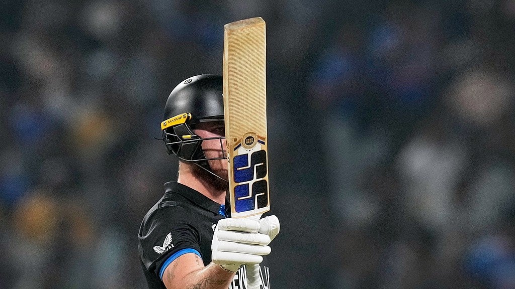 AP Photo/Bikas Das : New Zealand's Finn Allen celebrates his fifty runs during the first T20 World Cup cricket semifinal match between New Zealand and South Africa in Kolkata, India, Wednesday, March 4, 2026.
