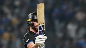 AP Photo/Bikas Das : New Zealand's Finn Allen celebrates his fifty runs during the first T20 World Cup cricket semifinal match between New Zealand and South Africa in Kolkata, India, Wednesday, March 4, 2026.