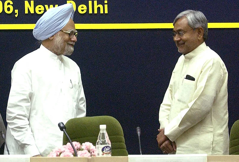 Prime Minister Manmohan Singh with Bihar Chief Minister Nitish Kumar