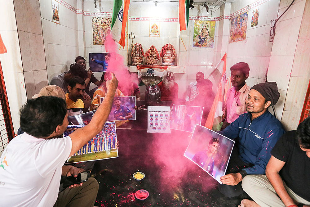 People show support ahead of the ICC Mens T20 World Cup 2026 semifinal