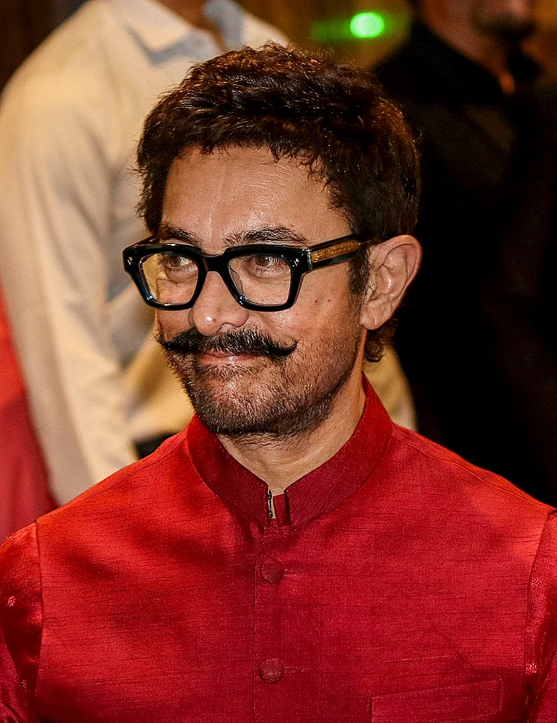 Arjun Tendulkar and Saaniya Chandhok marriage photos-Aamir Khan