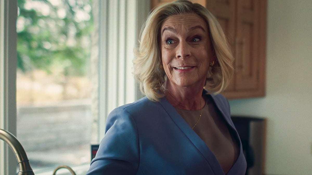 Jamie Lee Curtis confirms The Bear will end with season 5 - X