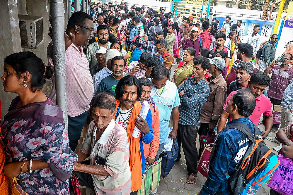 Bengal SIR: People apply for inclusion of names