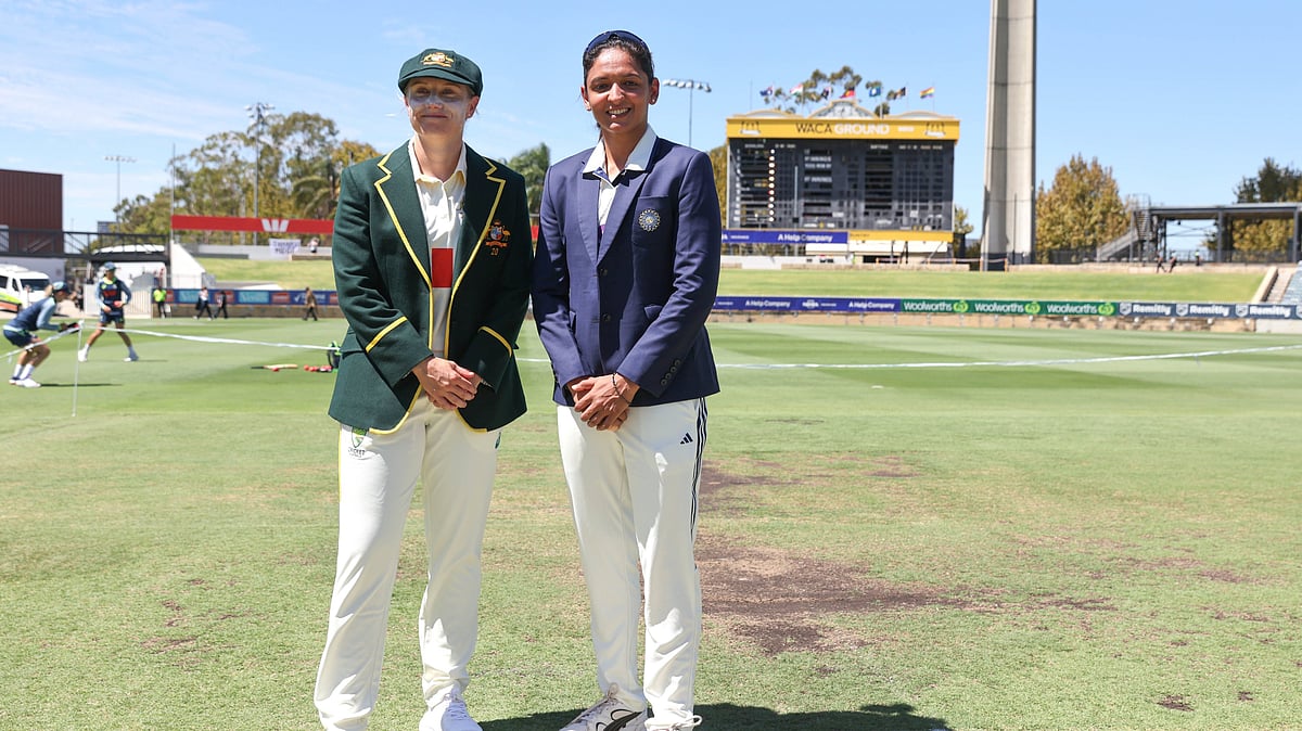 X/BCCIWomen : Team India have been put into bat first.