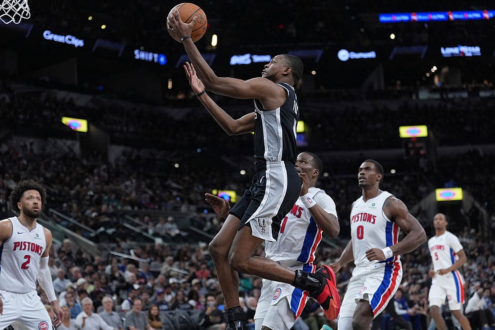 NBA Basketball: San Antonio Spurs vs Detroit Pistons
