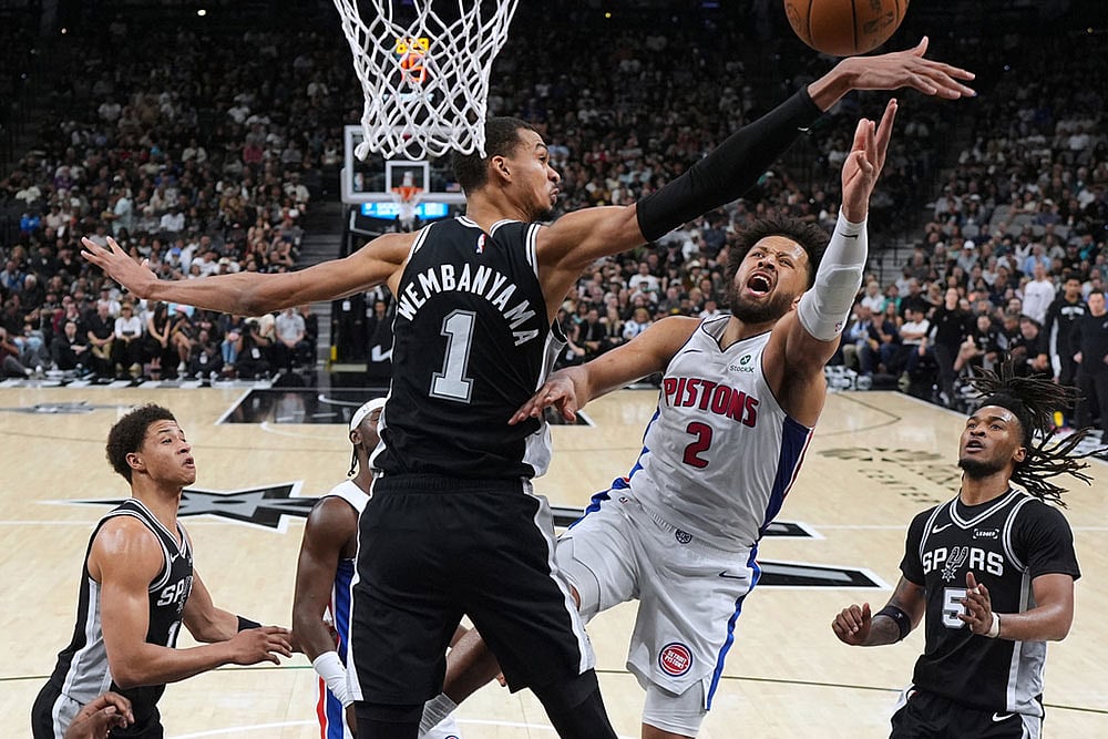 NBA Basketball Game: San Antonio Spurs vs Detroit Pistons