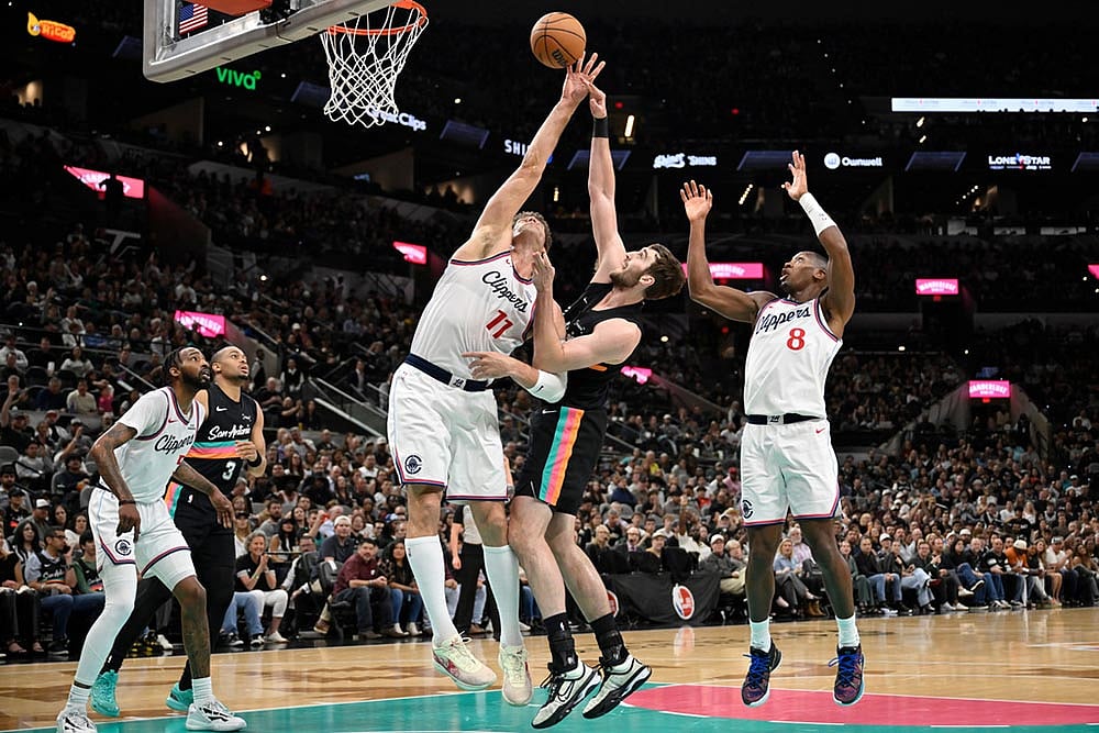 Basketball: Los Angeles Clippers vs San Antonio Spurs