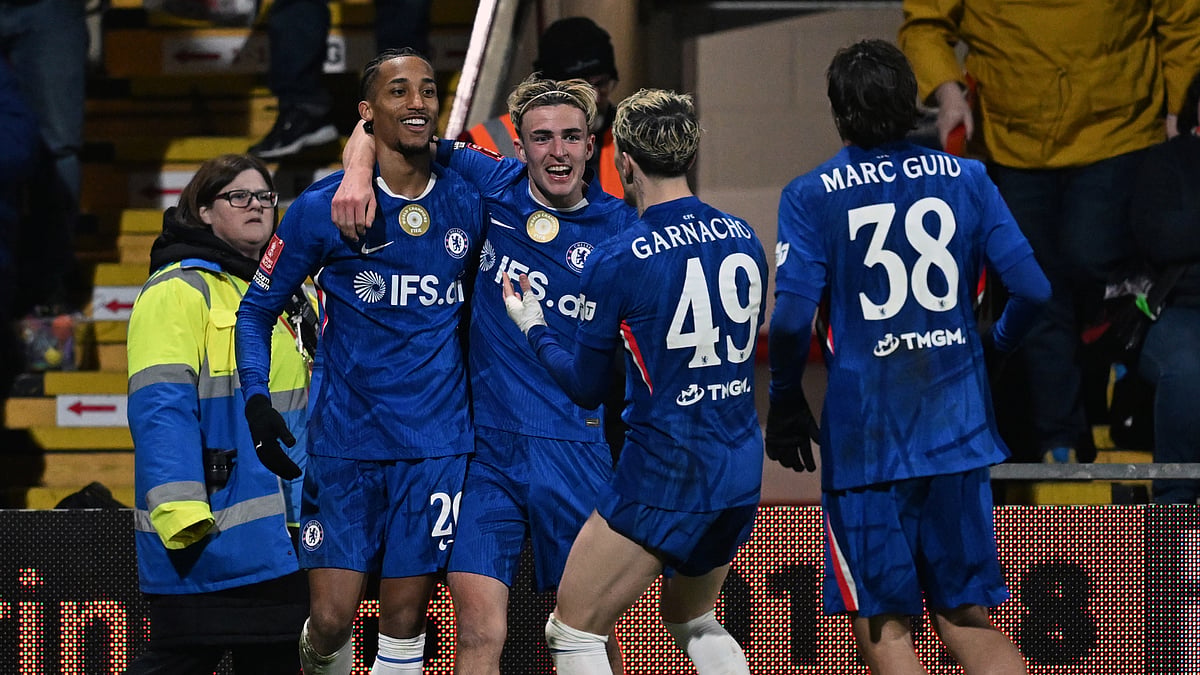 Chelsea celebrate their win over Wrexham in the FA Cup - null