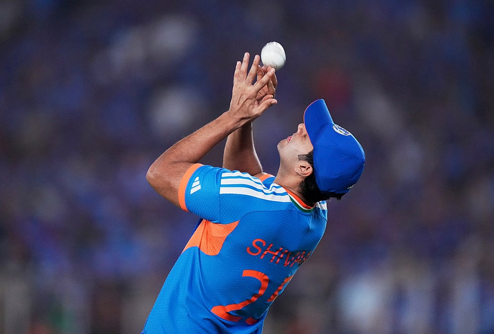 India vs New Zealand T20 World Cup Cricket final-Shivam Dube