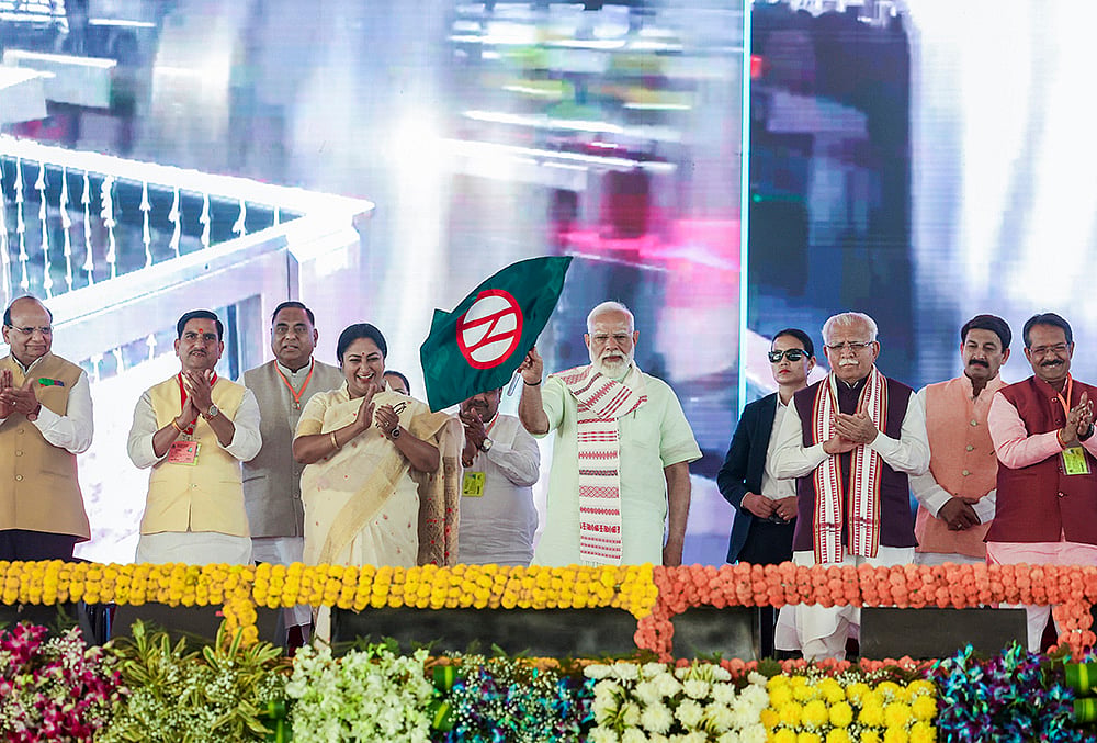 PM Modi inaugurates projects in Delhi