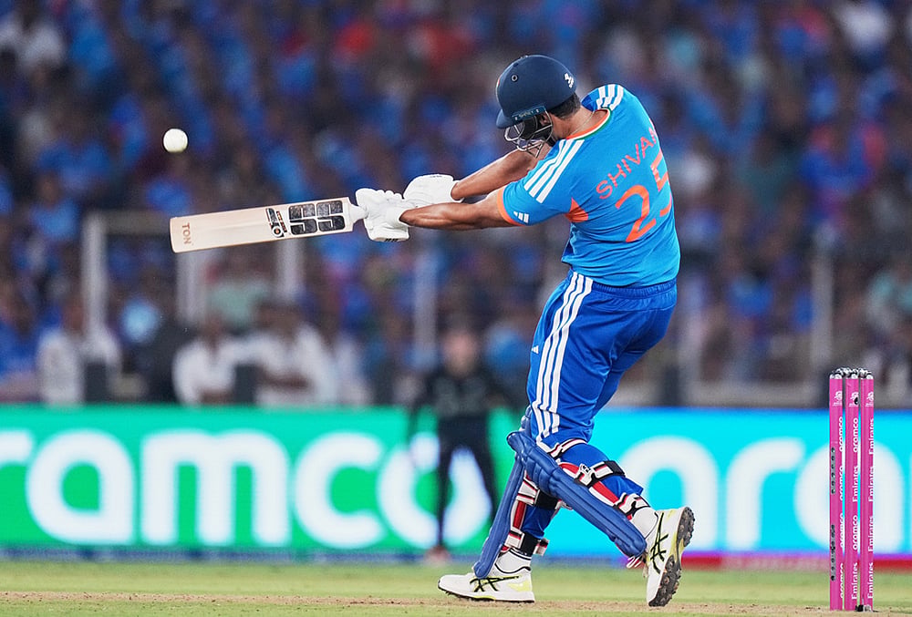India vs New Zealand T20 World Cup Cricket final-Shivam Dube