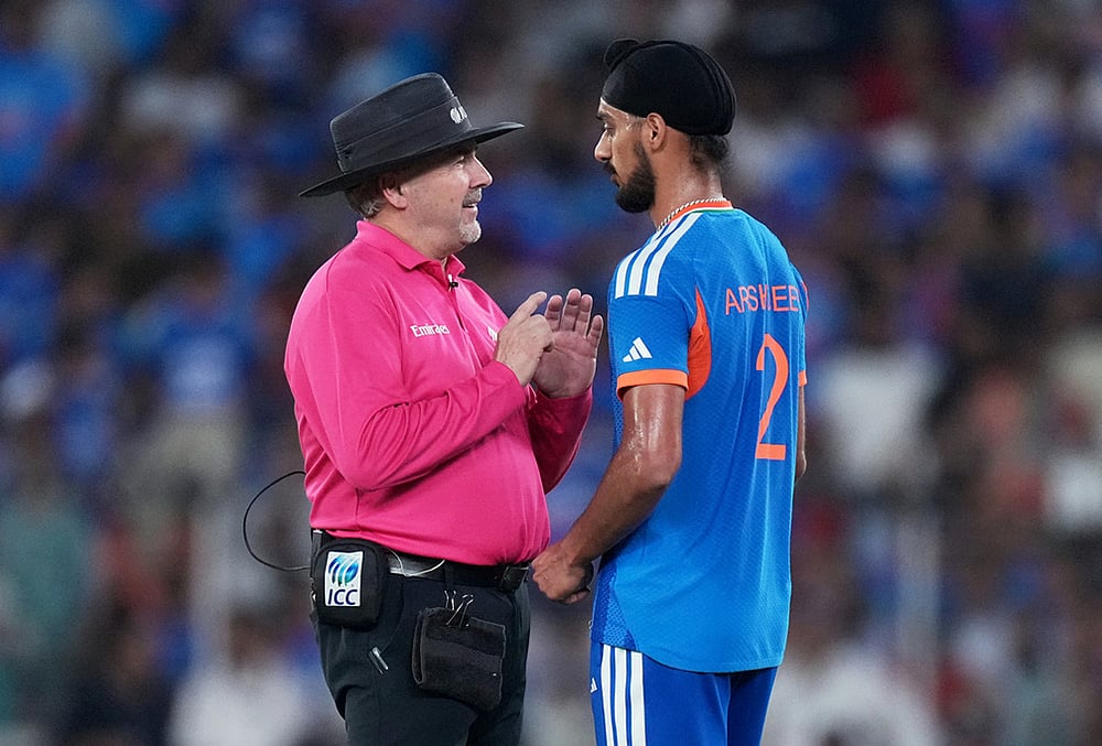 India vs New Zealand T20 World Cup Cricket final-Richard Illingworth