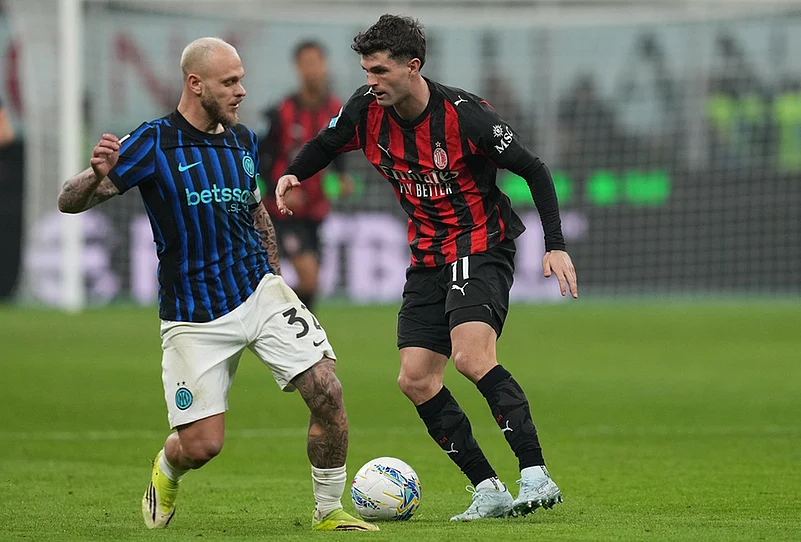 AC Milan vs Inter Milan serie a soccer-Federico Dimarco