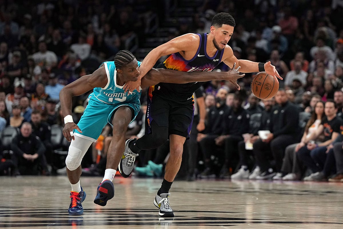 NBA: Phoenix Suns vs Charlotte Hornets