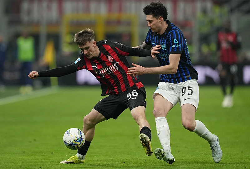 AC Milan vs Inter Milan serie a soccer-Alexis Saelemaekers