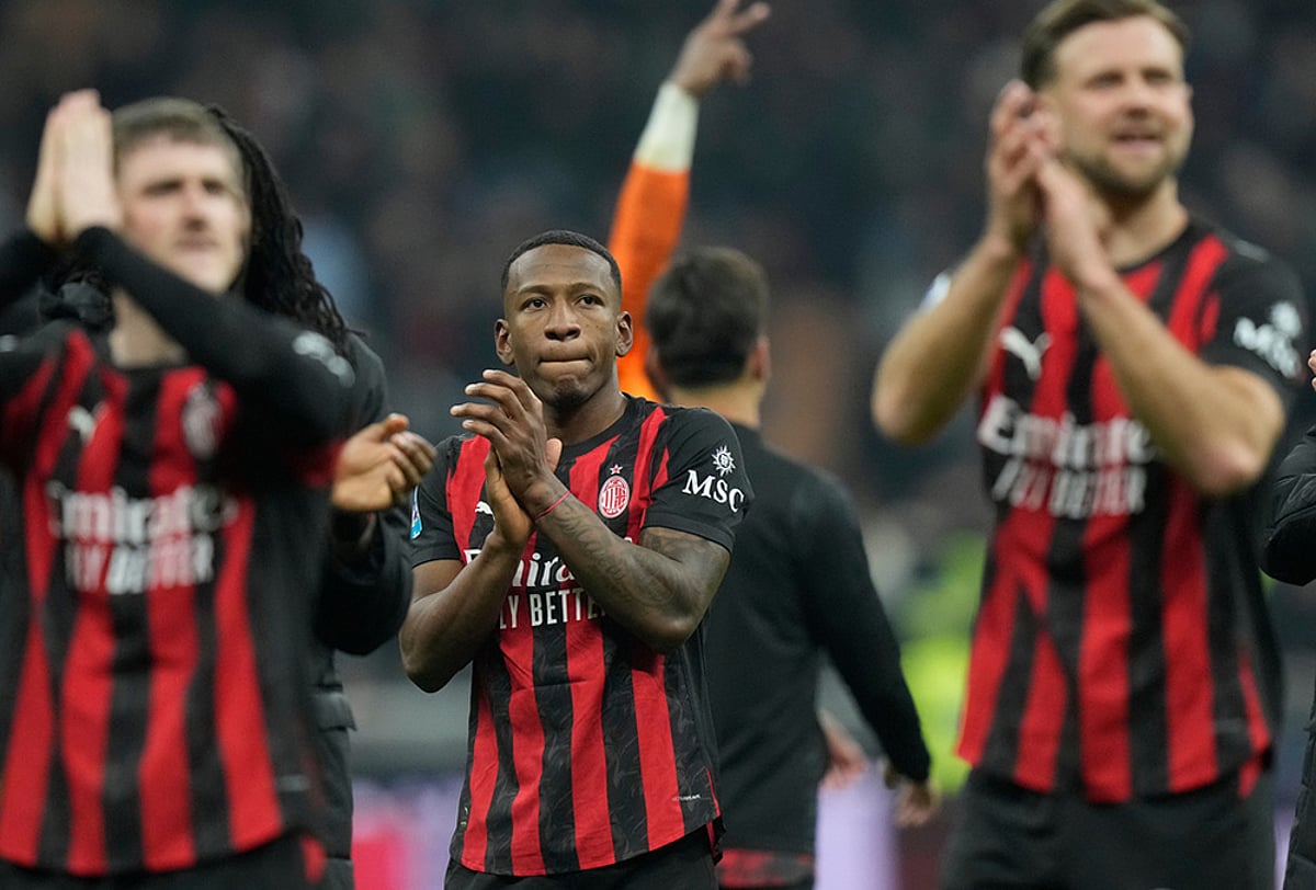 AC Milan vs Inter Milan serie a soccer-Pervis Estupinan