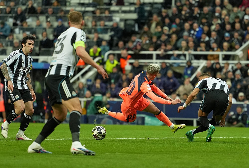 Newcastle United vs fc Barcelona UEFA Champions League soccer-Dani Olmo